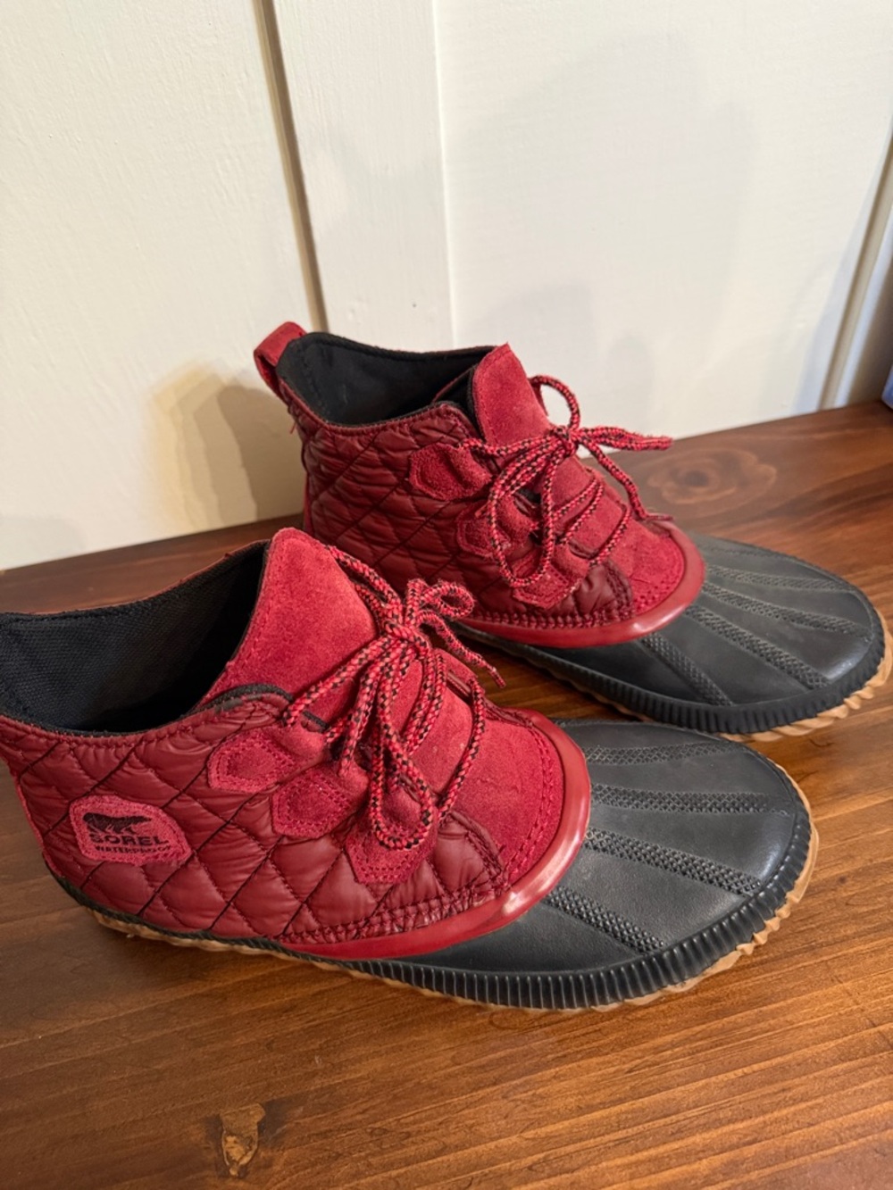 Waterproof Duck Boots Red Quilted Winter Rain Boots 9.5 Sorel Out N About